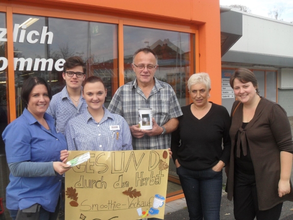 Übergabe des Benefiz-Erlöses im SBK-Markt in Dahn